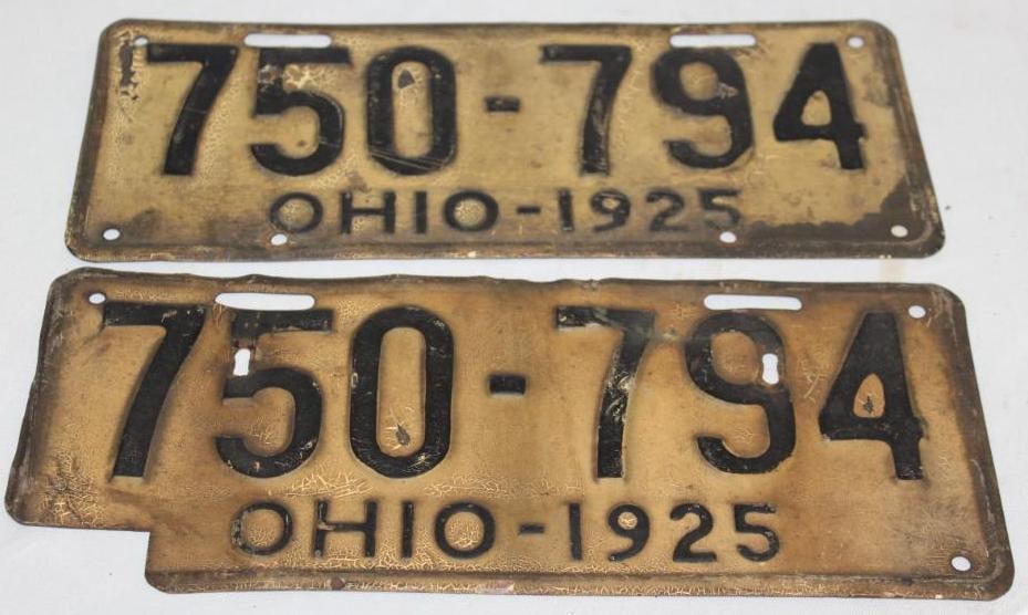 Pair of 1925 Ohio License Plates (1 of 4)