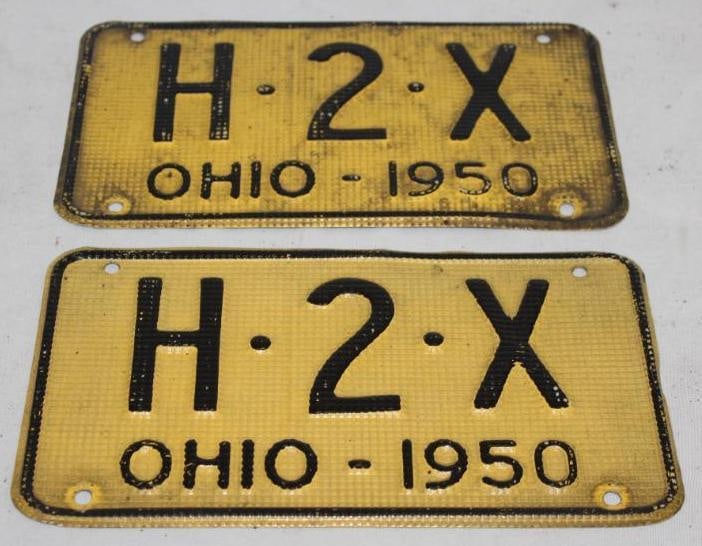 Pair of 1950 Ohio Waffle 3 Digit Shorty License Plates H2X (1 of 4)