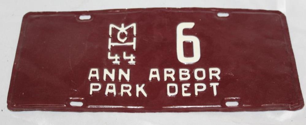 1944 Michigan Ann Arbor Park Dept Municipal #6 Plate (1 of 2)