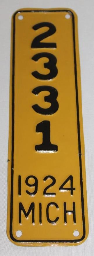 1924 Michigan Vertical Motorcycle License Plate (1 of 2)