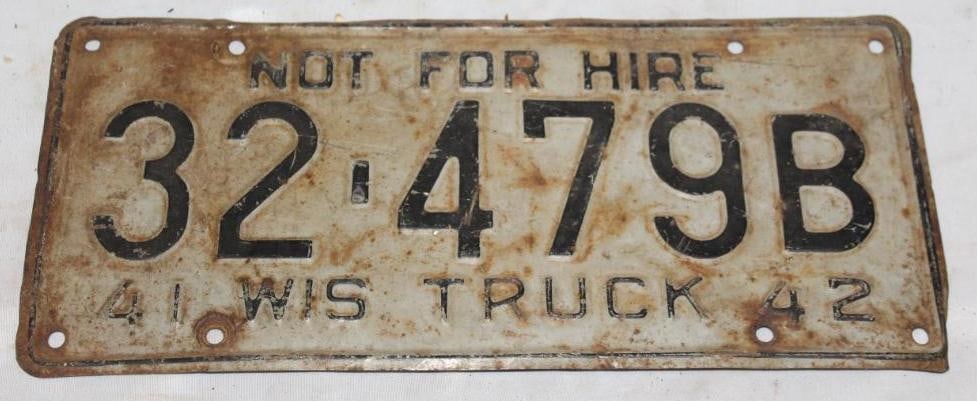 1941-1942 Wisconsin WI License Plate Semi Truck: 13.5" x 6"