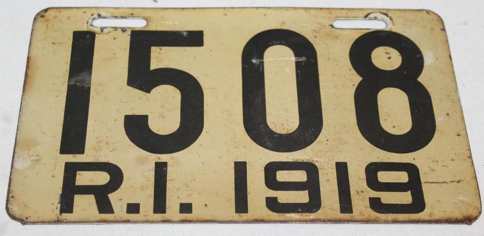 1919 Rhode Island RI License Plate (1 of 2)