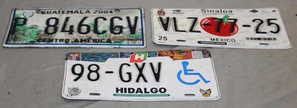 Group of 3 Mexico, Guatemala, Hidalgo License Plates (1 of 5)