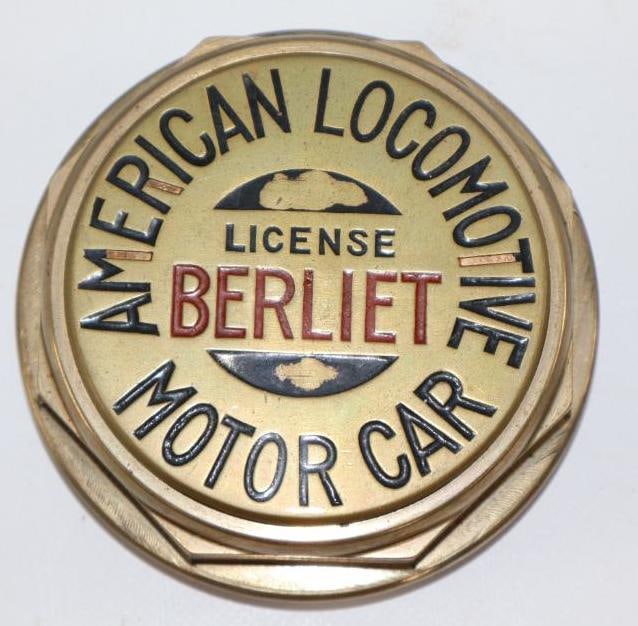 Berliet American Locomotive Brass Automobile Threaded Hubcap (1 of 2)