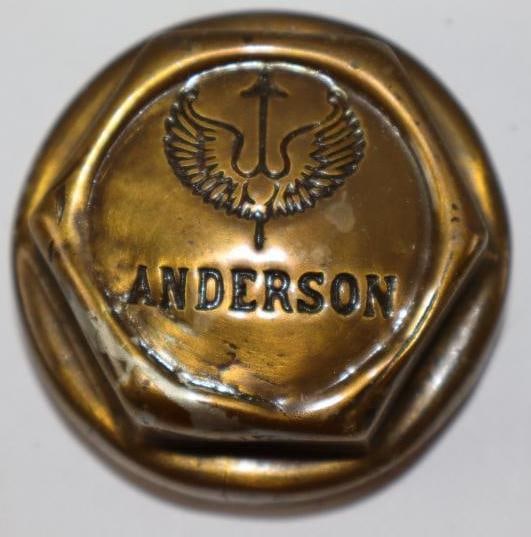 Anderson Brass Automobile Threaded Hubcap (1 of 2)