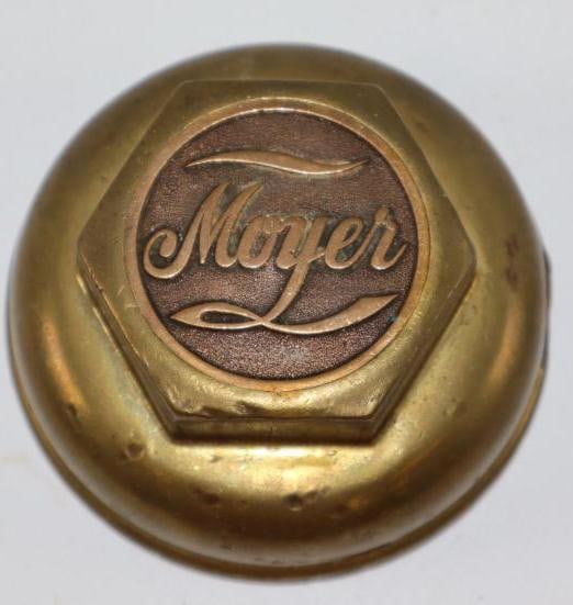 Moyer Brass Automobile Threaded Hubcap (1 of 2)