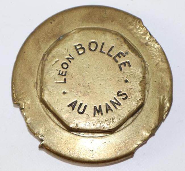 Leon Bollee Aumans Brass Automobile Threaded Hubcap: 3.25" diameter