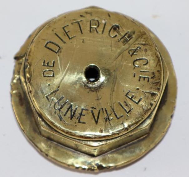 De Dietrich & Cie Brass Automobile Threaded Hubcap (1 of 2)