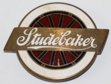 1920-1924 Studebaker Motor Car Co Radiator Emblem Badge (1 of 2)