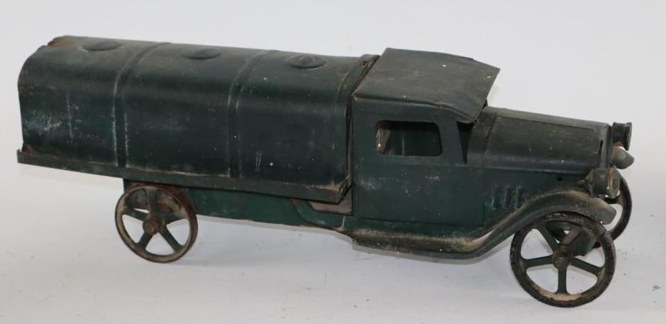 1910's - 1920's Buddy L Wood & Pressed Steel Tanker Truck (1 of 7)