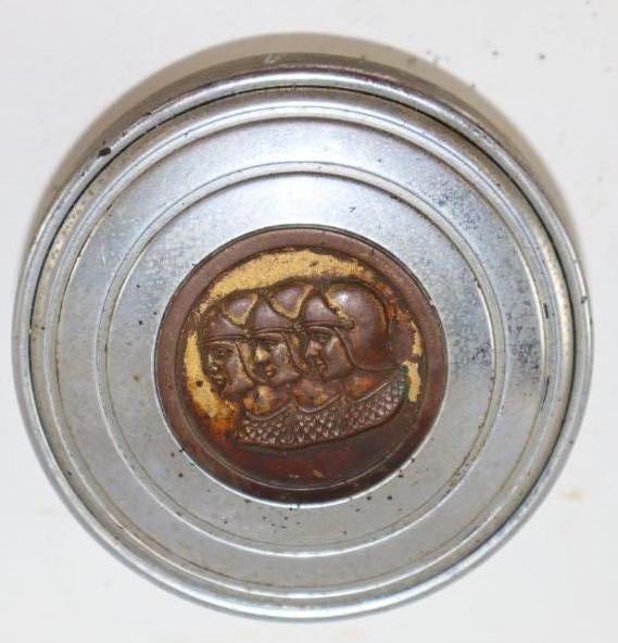 Graham Brothers Automobile Threaded Hubcap: 2.5" diameter