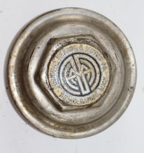 Michigan Hearse & Motor Co Automobile Threaded Hubcap: 3.25" diameter