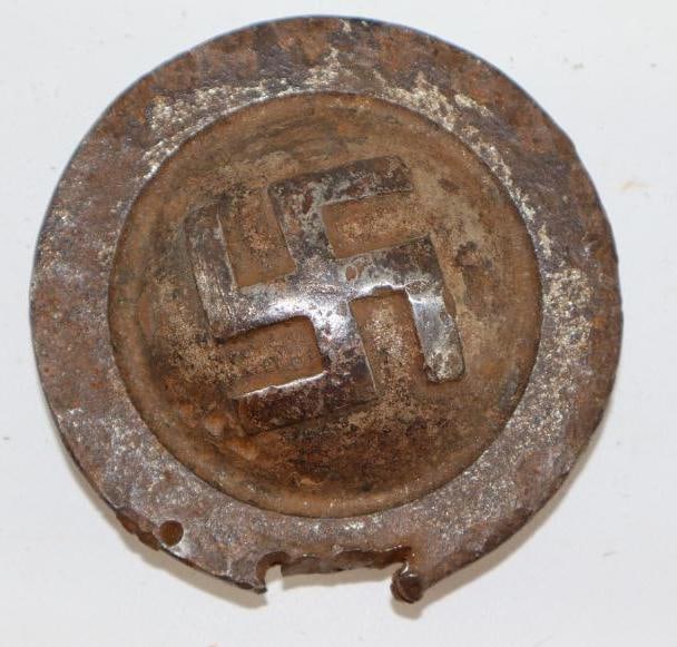 Krit Automobile Threaded Hubcap: 3" diameter