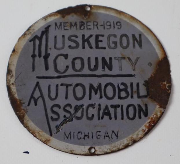 Muskegon County Automobile Association of Michigan Member 1919 Porcelain Radiator Emblem Badge (1 of 2)
