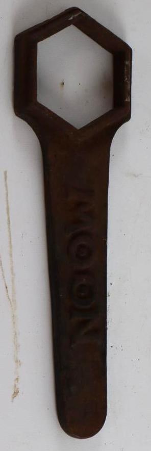 Moon Motor Car Co Hubcap Wrench (1 of 3)