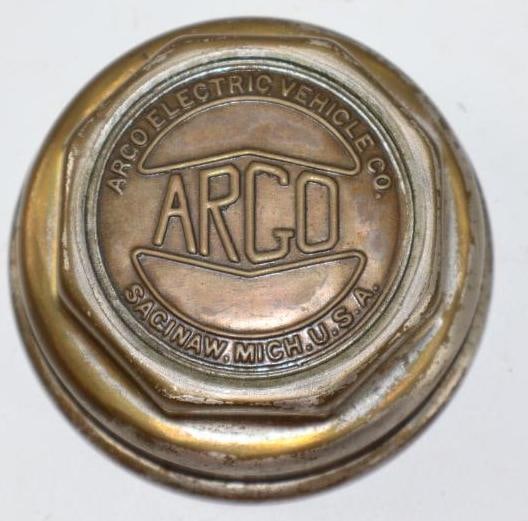 Argo Electric Vehicle Co Brass Automobile Threaded Hubcap (1 of 2)