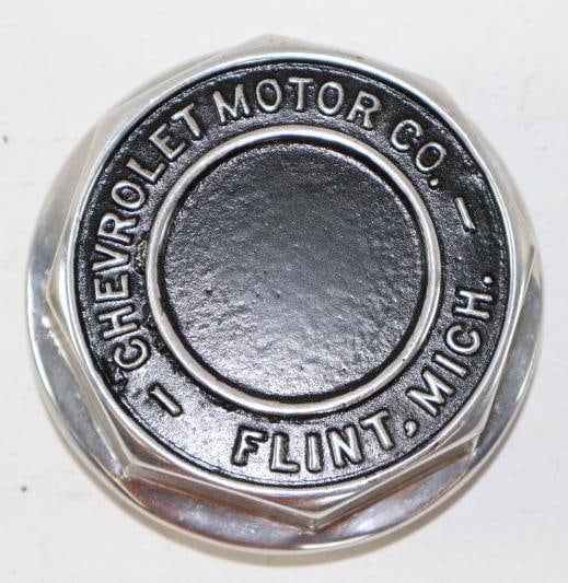 Chevrolet Motor Co Automobile Threaded Hubcap (1 of 2)