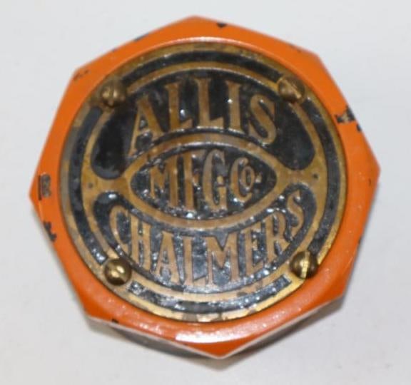 Allis Chalmers Mfg Co Automobile Threaded Hubcap (1 of 2)