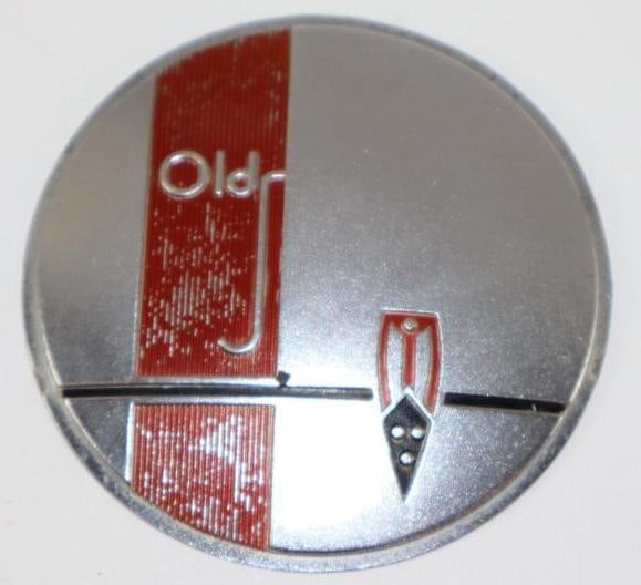 1940's-1950's Oldsmobile Horn Button: 3.25" diameter
