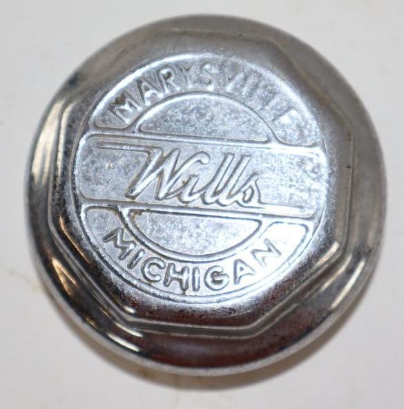 Wills Automobile Threaded Hubcap: 2.75" diameter