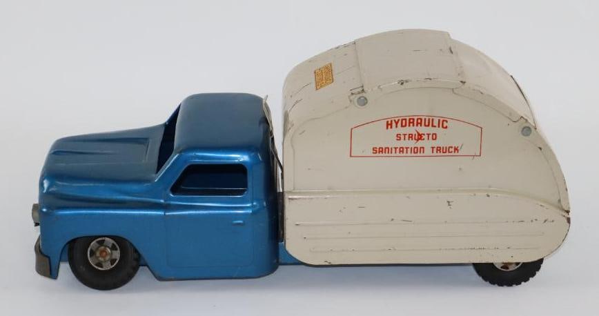 1950's Structo Pressed Steel Hydraulic Sanitation Truck (1 of 4)