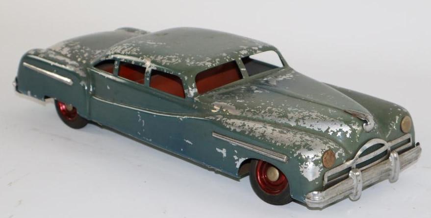1940's-1950's Green Sedan Friction Tin Toy Car from Italy (1 of 3)