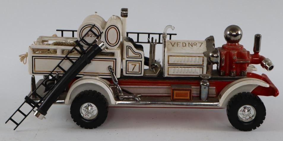 1923 Ahrens-Fox Ceramic Firetruck VHD #7: 17"
