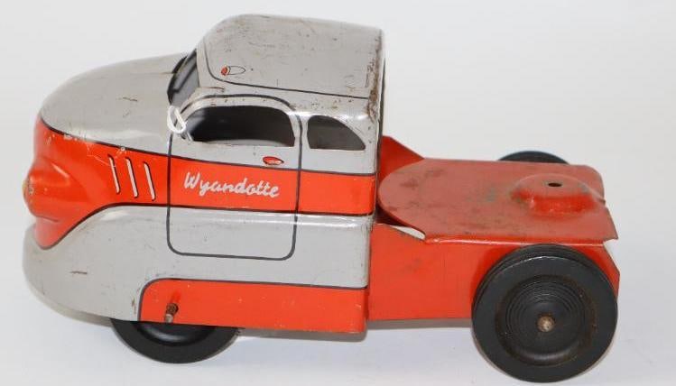 1930's Wynette Semi Truck Tin Litho Cab: 8"