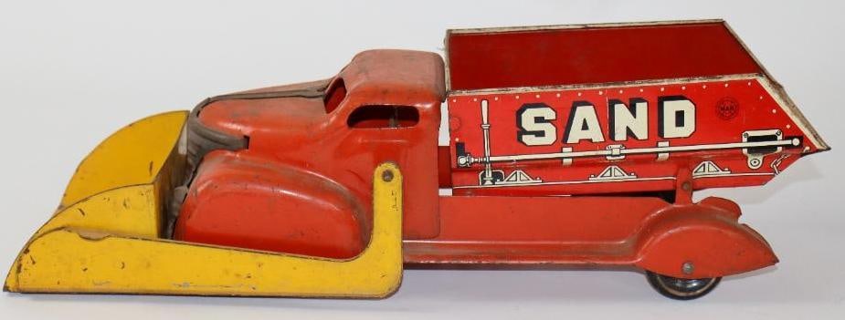 1930's Marx Tin Litho Gravel Dump Truck w/ Front Scoop (1 of 3)