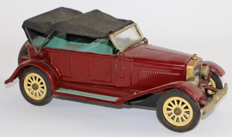 1930's Four Door Convertible Tin Litho Toy Car (1 of 3)