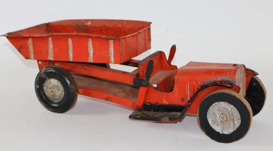 1930's Metal Dump Truck (1 of 3)