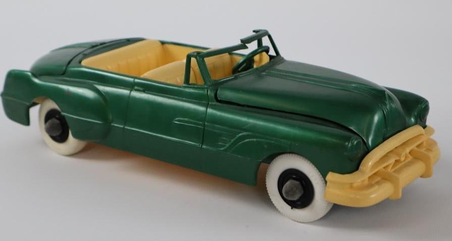 1940's-1950's Marx Green Convertible Coupe Toy Car: trunk and hood open ,missing hard top, 9.5"