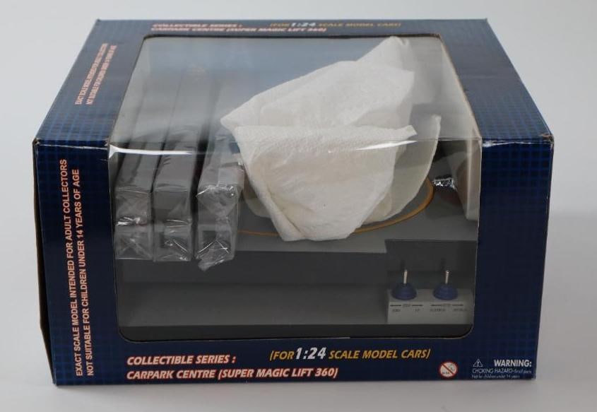 NIB 1/24th Scale Model Car Lift Double Deck Car Park (1 of 4)