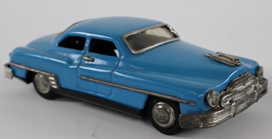 1950's -1960's Cadillac Coupe Friction Tin Toy Car From Japan (1 of 3)