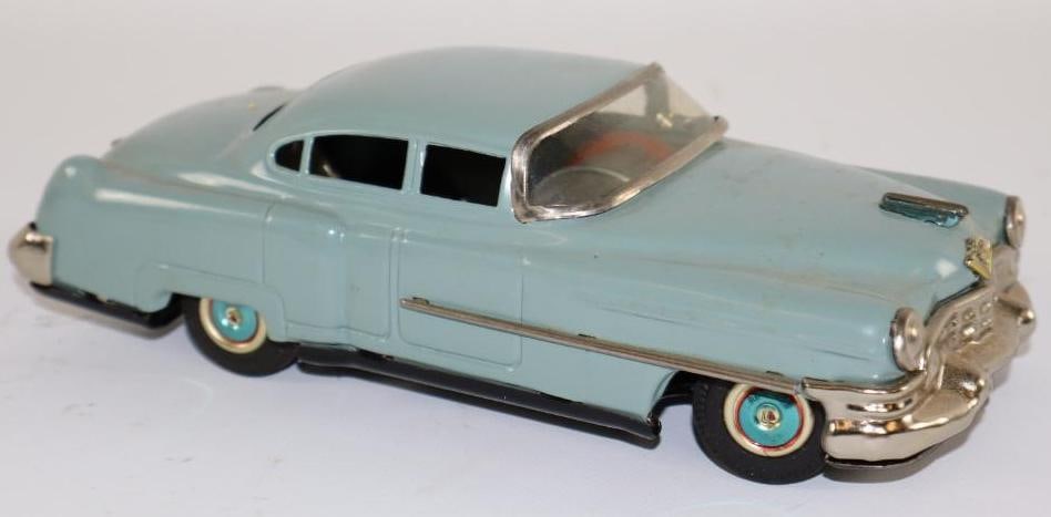 1950's - 1960's Nomura Toy Co, Nikko Gangu Kogyo Toy Co, Cadillac Sedan Battery Operated toy Tin Car (1 of 3)