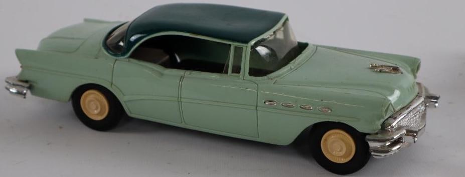 1950's - 1960's Buick Road Master A.M.T. Inc Birmingham Mich. Friction Tin Toy Car: 8.25" bumper is loose