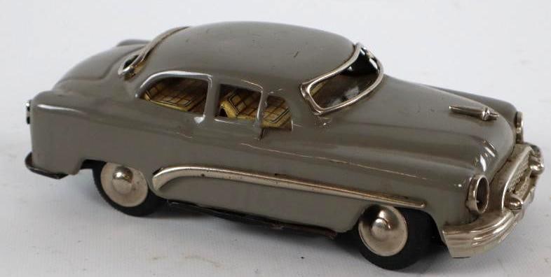 1950's -1960's Pontiac Sedan Friction Toy Tin Car From Japan (1 of 3)