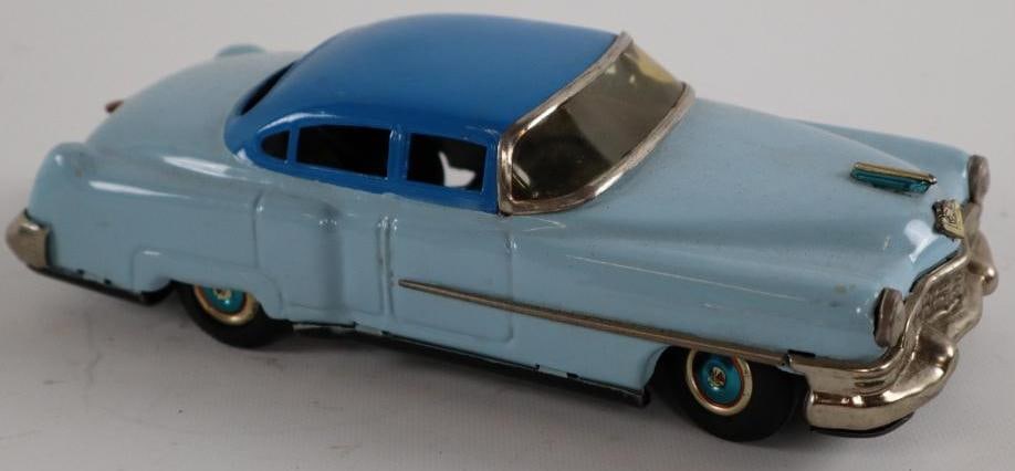 1950's - 1960's Nomura Toy Co, Nikko Gangu Kogyo Toy Co, Cadillac Sedan Battery Operated Toy Tin Car (1 of 3)