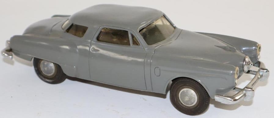 1950's -1960's Studebaker Coupe Wind Up Friction Tin Toy Car (1 of 3)