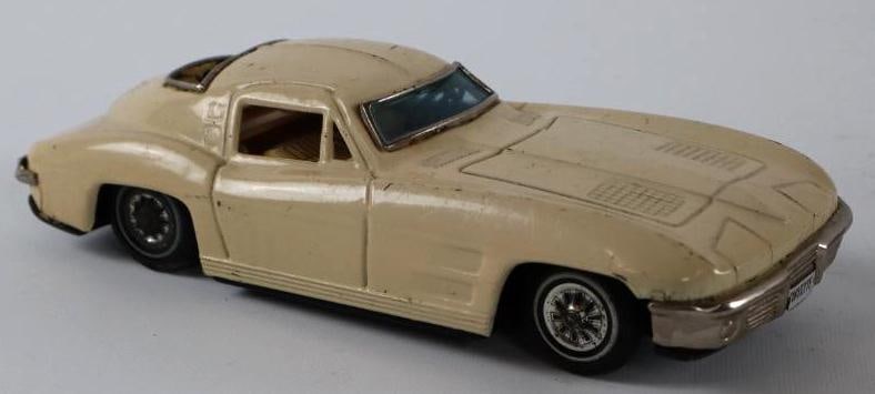 1950's -1960's Bandai Chevrolet  Corvette Stingray Friction Tin Toy Car From Japan (1 of 3)