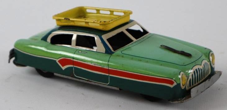 1950's -1960's Green Coupe w/ Roof Rack Friction Tin Toy Car From Japan (1 of 3)