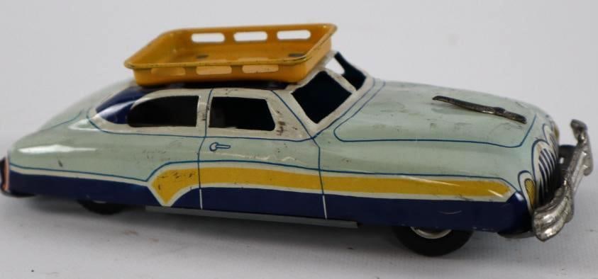 1950's -1960's Green Coupe w/ Roof Rack Friction Tin Toy Car From Japan (1 of 3)