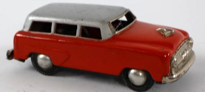 1950's -1960's Red Station Wagon Friction Tin Toy Car From Japan (1 of 3)
