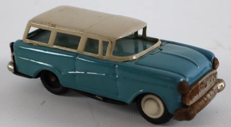 1950's -1960's Wiking Station Wagon Friction Tin Toy Car From Japan (1 of 3)