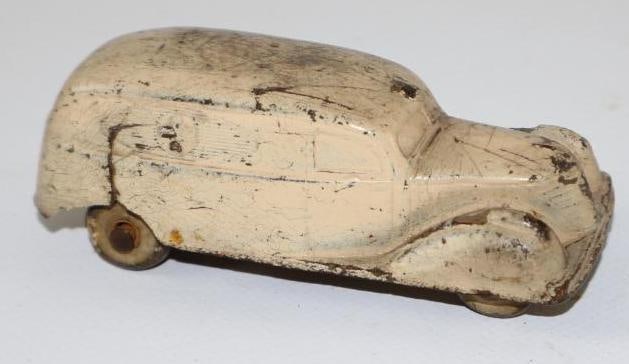 1930's The Sun Rubber Co Ambulance Toy Car (1 of 3)