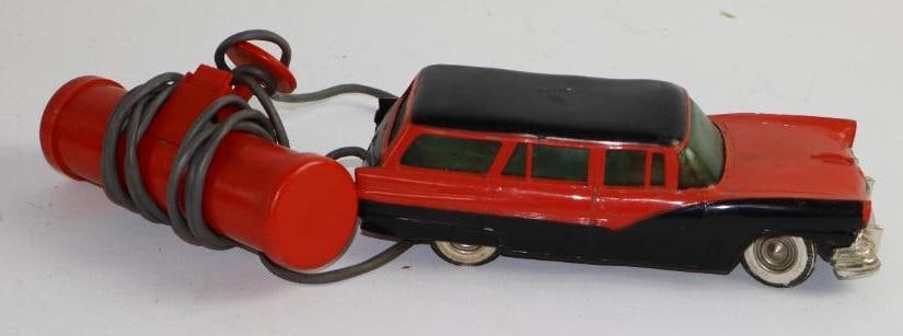 1950's Stationwagon Battery Operated w/ Remote Control Plastic Toy Car (1 of 3)