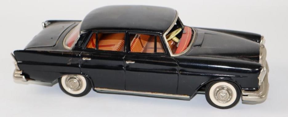 1960's Mercedes Benz 220S Sedan Friction Tin Toy Car (1 of 3)