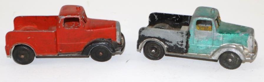 Group of 2 Tootsie Toy Die Cast Tow Trucks (1 of 3)