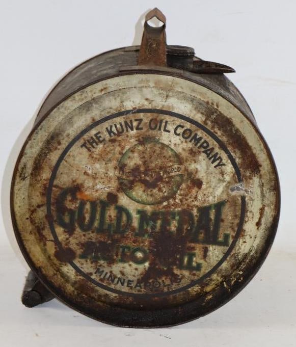 Kunz Oil Company Gold Metal 5 Gallon Rocker Oil Can (1 of 4)