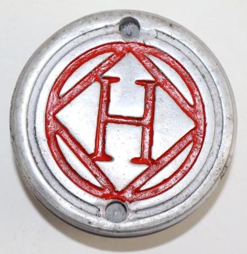 Herreshoff Threaded  Automobile Hub Cap (1 of 2)